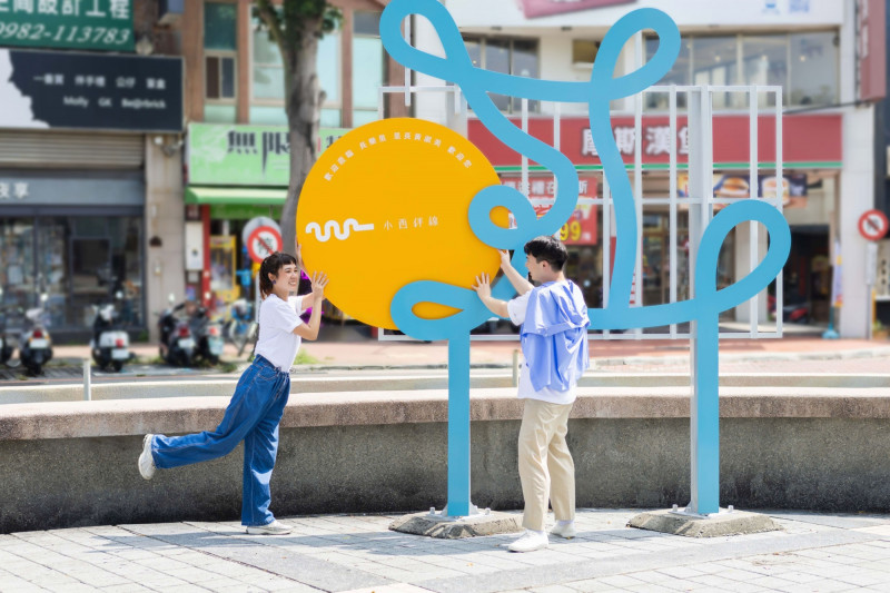 經濟部商業署「商圈美學設計加值計畫」支持的彰化小西商圈，獲日本Good Design Award殊榮。圖為小西商圈入口。（商業署提供）
