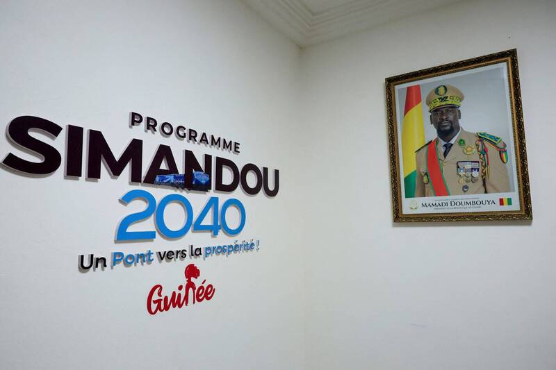 幾內亞政府預計，到2040年西芒杜計劃將使該國GDP增至目前的4倍。（路透資料照）