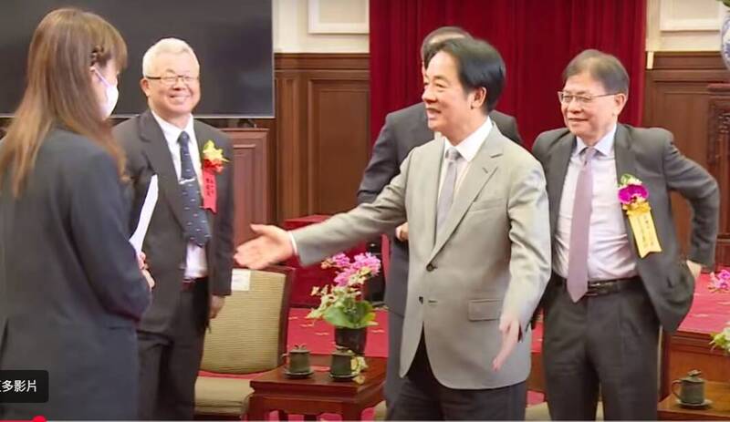 總統賴清德今（11）日上午接見「第27屆國家建築金質獎」及「第22屆國家品牌玉山獎」得獎代表。（圖取自總統府YT）