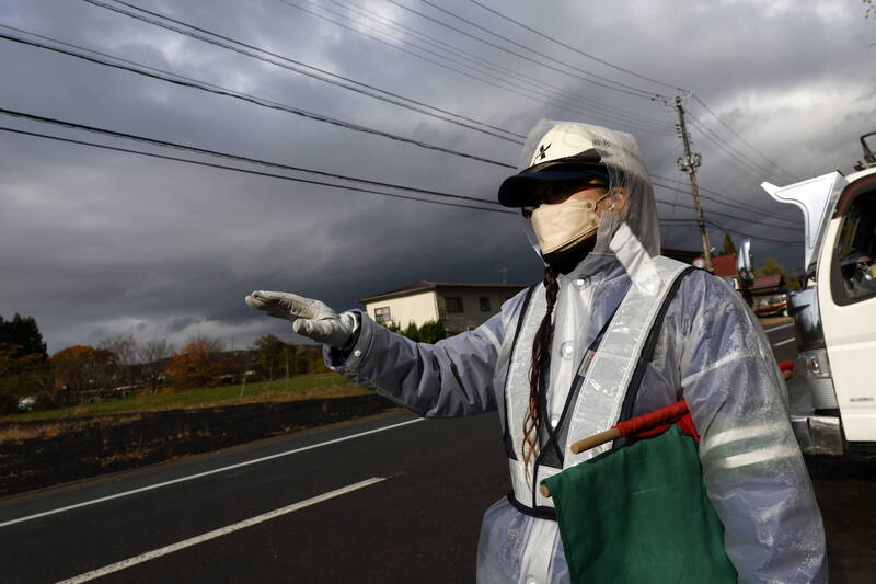 被現實擊潰!70歲退休部長當保全:遭年輕主管呵斥好屈辱 被現實擊潰!70歲退休部長當保全:遭年輕主管呵斥好屈辱