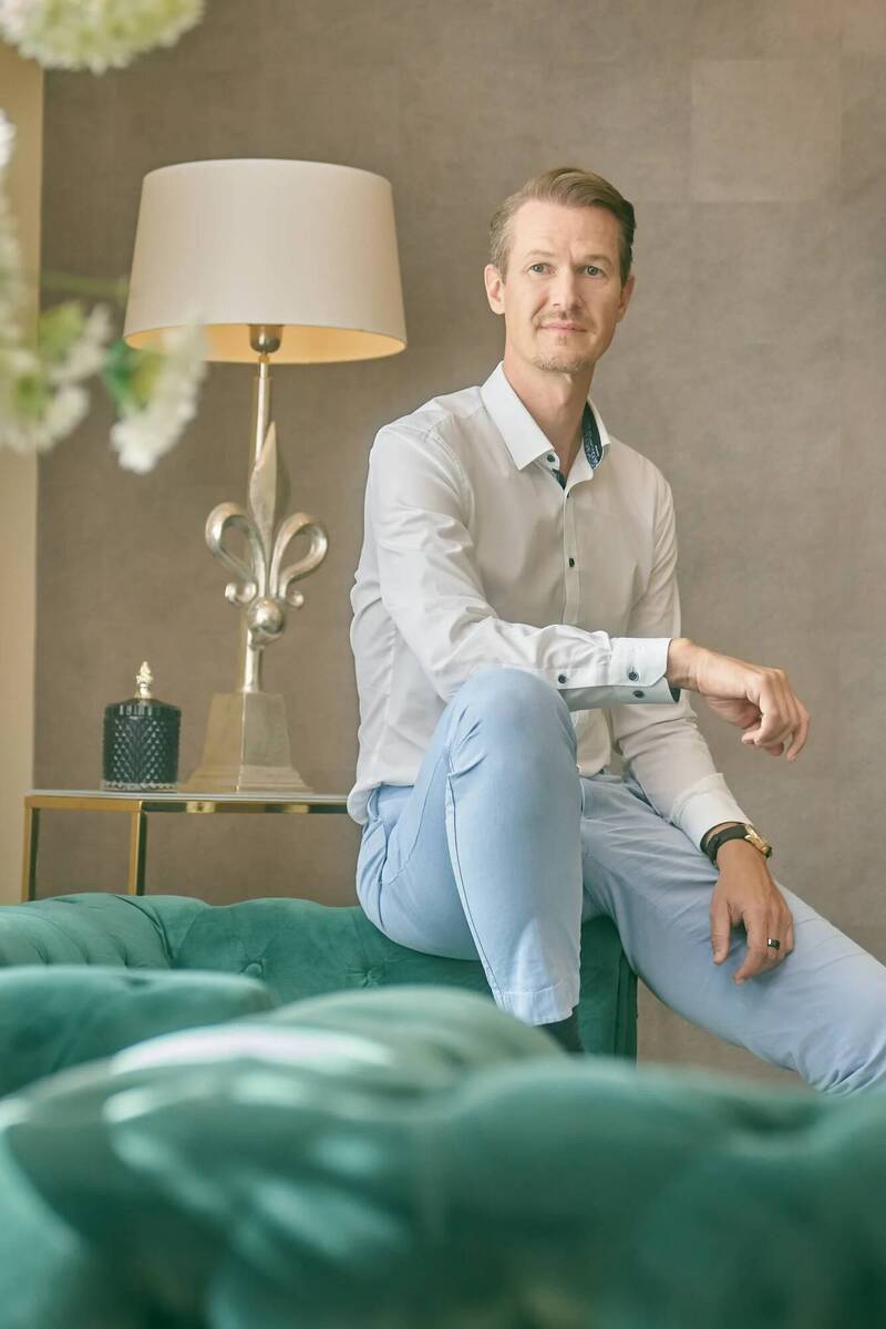 幫富豪治療3「症頭」1週收費409萬爽賺    他心累崩潰吐慘況