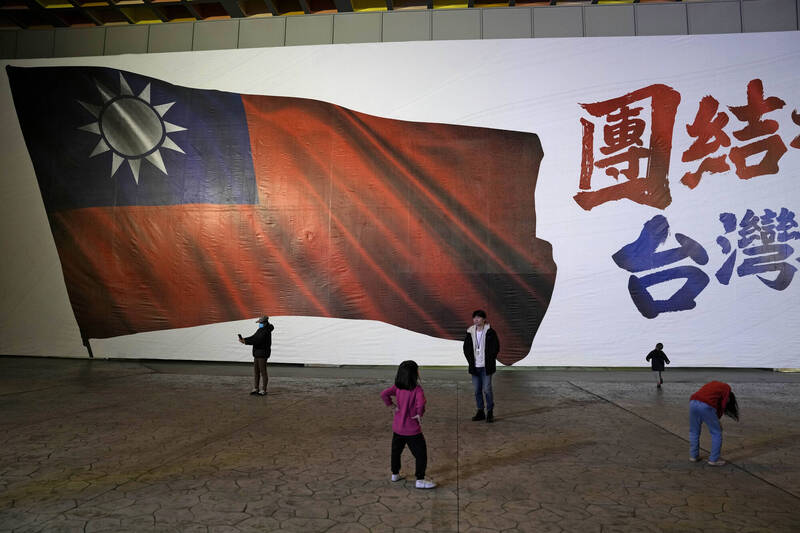 根據國際貨幣基金（IMF）數據，台灣今年在人均所得這一經濟指標上，超越經濟強權南韓。（美聯社資料照）