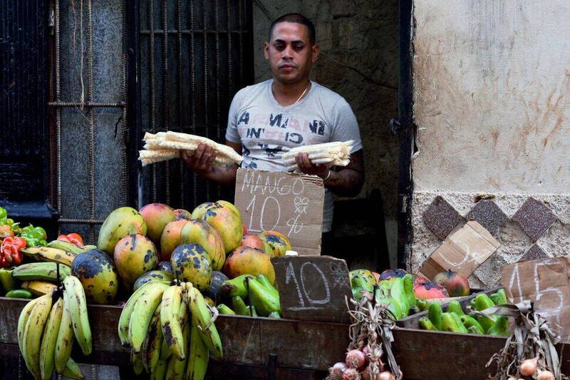 委內瑞拉的經濟危機產生了其他外溢效應，拖累了本已疲弱的古巴經濟。（法新社）