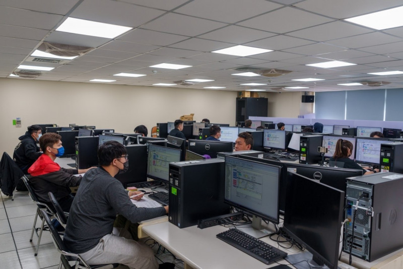 AI科技夯，桃竹苗分署開辦各項AI課程，助失待業民眾補充技能，贏在就業起跑點。（桃竹苗分署提供）