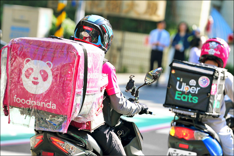 〈財經週報-勞動法規〉 外送專法掀攻防 學者:平衡四方利益 納入沙盒測試 〈財經週報-勞動法規〉 外送專法掀攻防 學者:平衡四方利益 納入沙盒測試