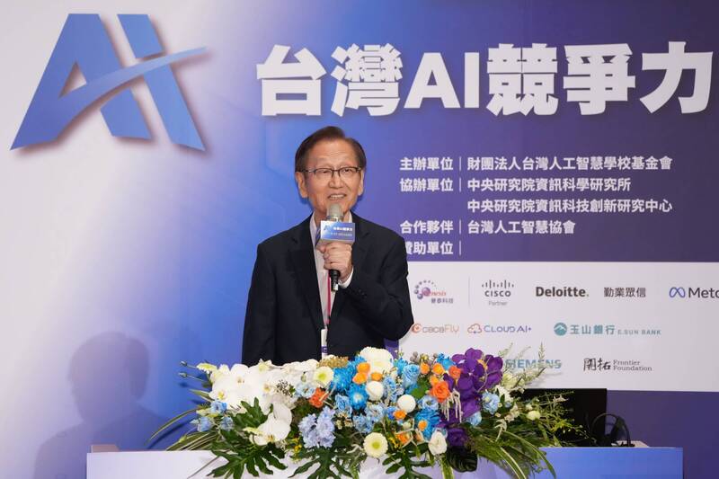 華碩董事長施崇棠表示，去年AI伺服器營收提早突破千億元大關，看好今年營運可再上層樓。（資料照）