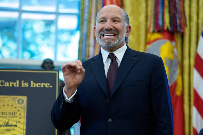 美商務部長盧特尼克警告，韓國記憶體製造商及未在美國投資的台灣企業，若不承諾增加在美國本土生產，可能將面臨「100％的半導體關稅」。（歐新社）