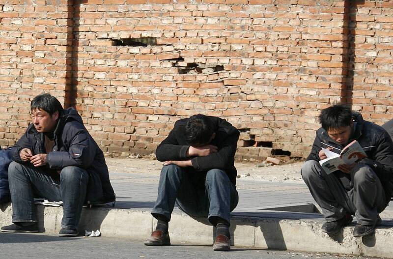 除了貧窮，中國政府也不希望民眾聚焦另一個重大社會問題，就是青年失業率。（示意圖，路透）