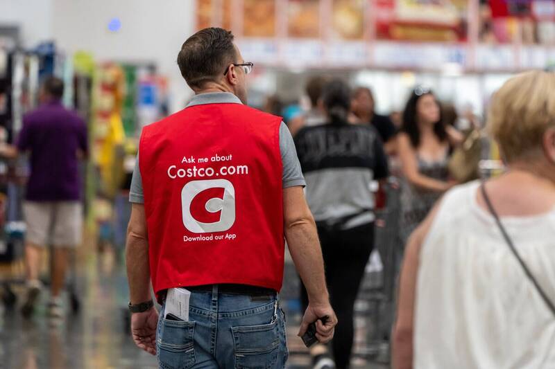Costco 去年宣布加薪，並排定了2026年和2027年的加薪計劃。（彭博）
