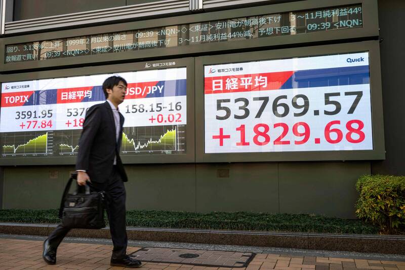原本買氣火熱的日本股市，在首相高市早苗宣布提前解散眾議院後氣勢更旺，儘管隨後即遭遇高檔賣壓，但無損於其投資前景。（示意圖，法新社）