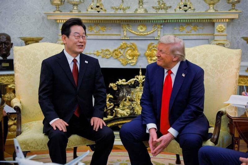 南韓總統李在明去年訪美與川普商討美韓貿易協定。（路透資料照）