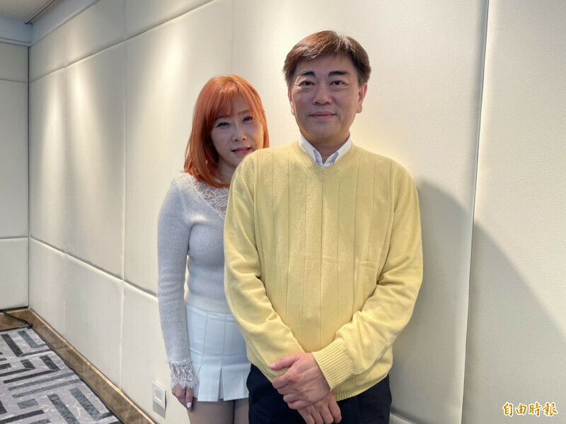 上櫃雲端服務廠商騰雲科技今日澄清，與涉及賭博、洗錢等情事之不法業者騰雲資訊完全無關。圖右為騰雲科技董事長梁基文、左為執行副總張婷婷。（資料照）