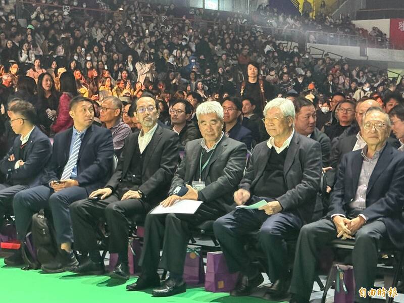 力成昨舉行尾牙晚會，客戶及合作夥伴皆出席力挺。（記者洪友芳攝）
