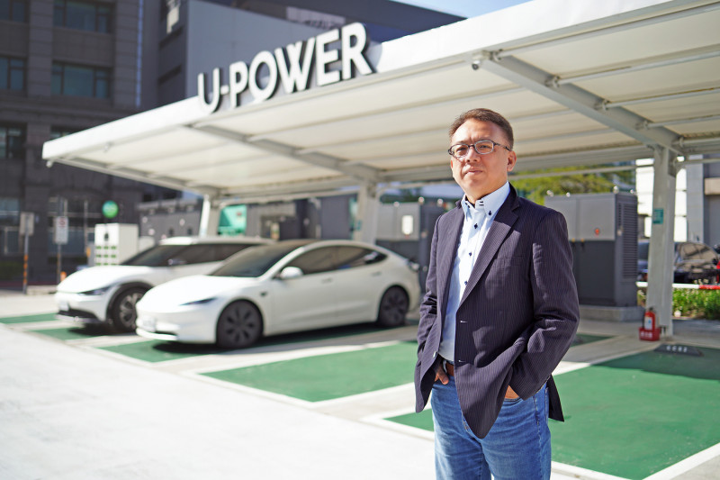 搶攻電動車超高速充電商機，U-POWER充電站營運商旭電馳科研公司董事長陳鵬旭表示，今年將持續於都會人口聚落地區穩健拓展大型充電站點，預計今年第一季全台充電服務站點將突破108站，長期將在全台佈建400站充電站點，擴大充電網絡覆蓋。（電馳科研提供）