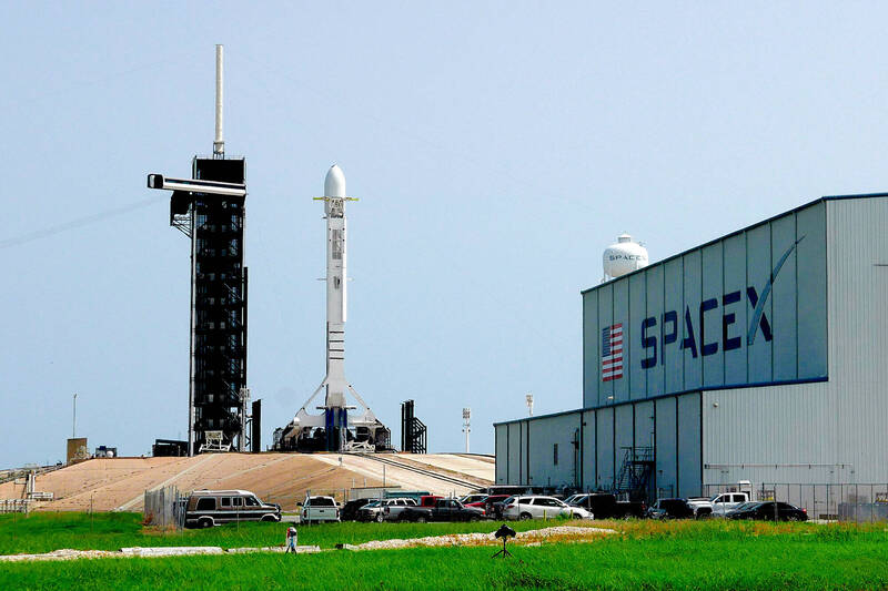 SpaceX������������̫�ջ�����ʩ�Ĳ�������עĿ�� ��ʾ��ͼ�����������գ�