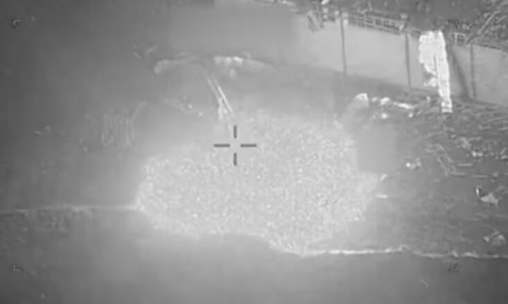 據報導，以色列戰鬥機向伊朗最高領袖哈米尼的住所投下了30枚炸彈。（截圖取自網路）