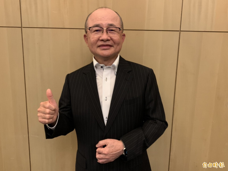 信錦董事長陳秋郎率領公司成功打進低軌衛星新領域。（記者卓怡君攝）