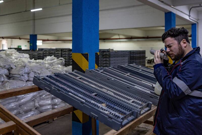 美國、中國與歐盟三大經濟體，皆爭相取得這些對21世紀科技至關重要的礦產資源。（資料照，彭博）