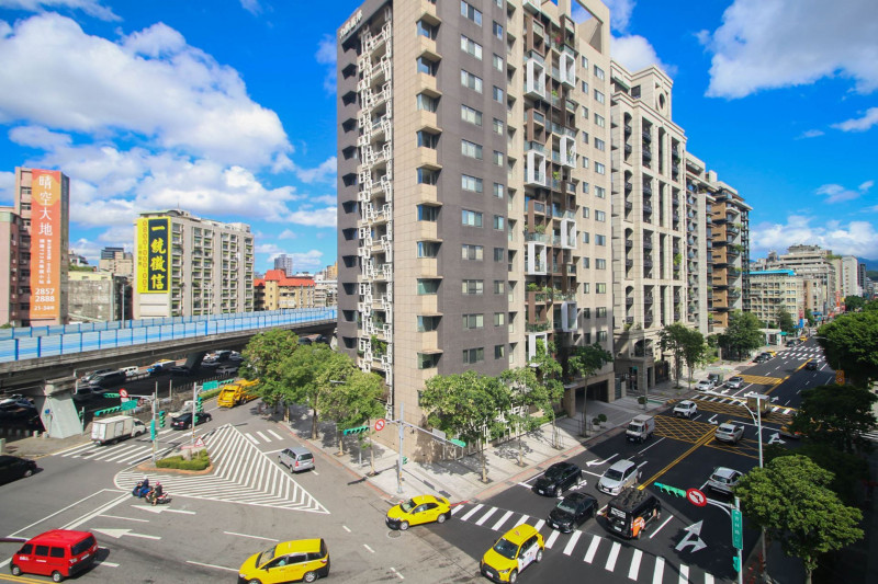 北市臨路VS巷弄住宅  逾半行政區價差達10％以上