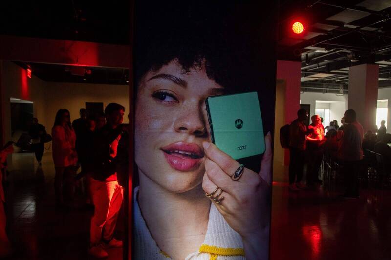 �ǻ��ֻ������ݷ����ػ��г�