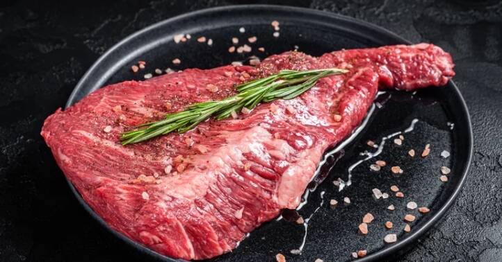 圖為頂級牛三角肉被點名必買。（擷取自Mashed）