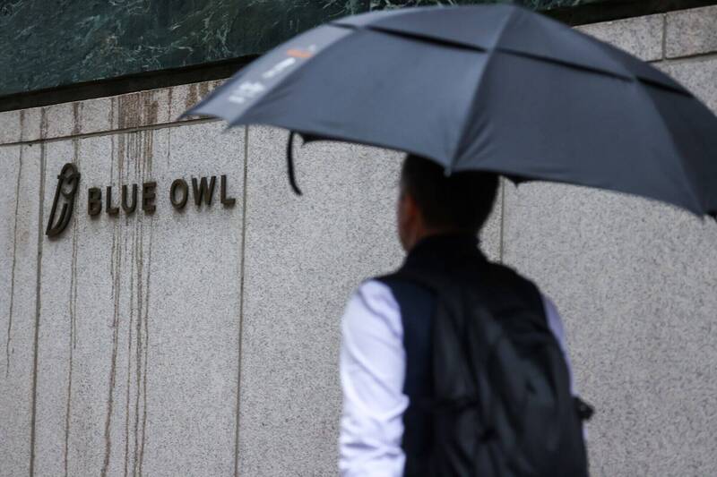 黑石集團、貝萊德、Blue Owl、阿波羅（Apollo）等大型公司管理的私募信貸贖回基金的請求激增。（彭博資料照）