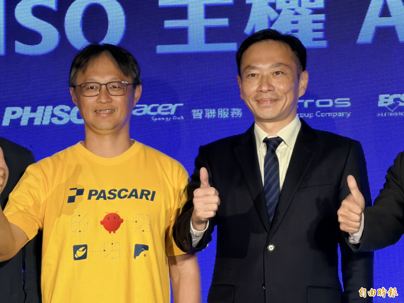 AISO主權AI產業聯盟成軍。圖右為昕力資訊董事長姚勝富、圖左為群聯執行長潘健成。（記者歐宇祥攝）