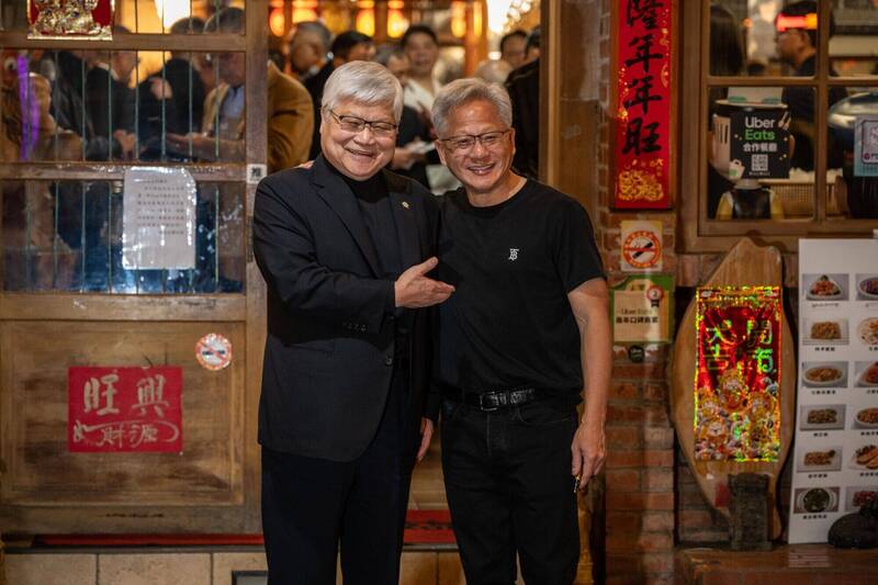 ����ѫ���Խ���̨������������֮��