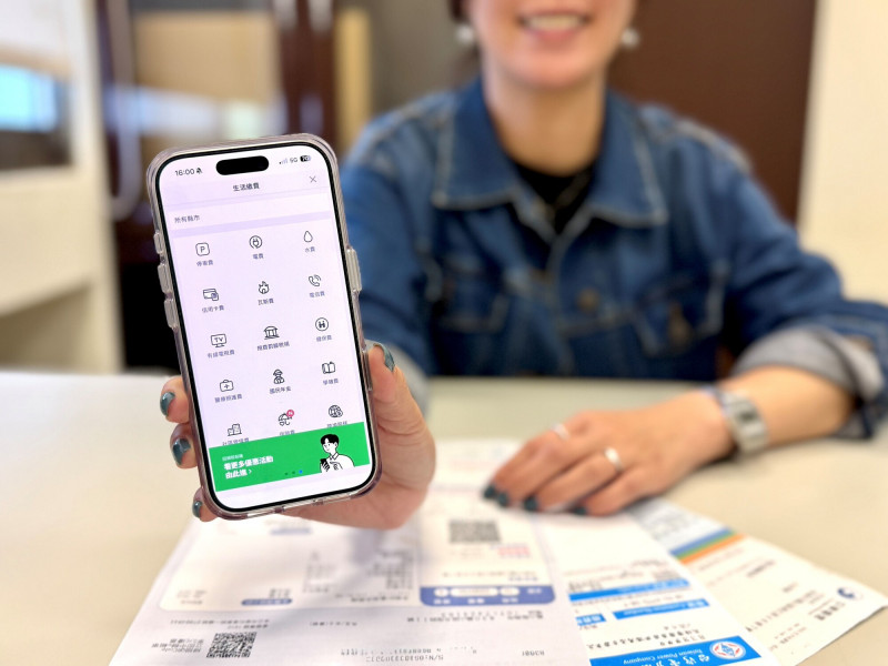iPASS MONEY支援逾8400項生活繳費!一卡通統計用戶逾700萬。（一卡通提供）