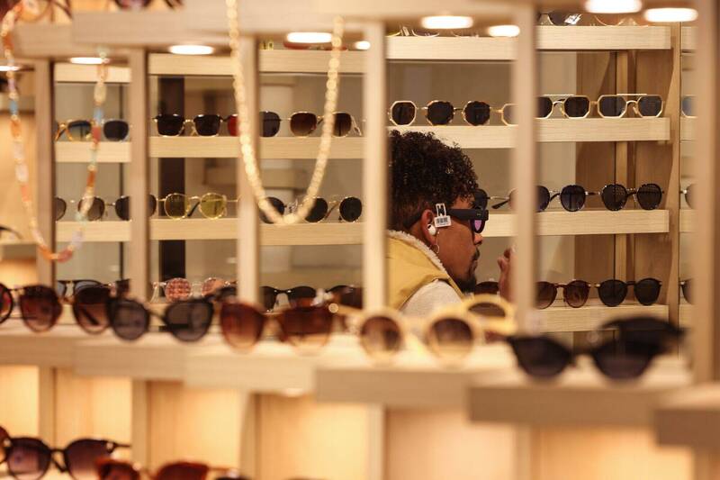 太巧？中國知名調查記者「突發病」身亡 才剛爆料眼鏡業暴利內幕