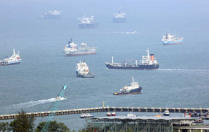 中國約60%的貿易及80%的原油進口經由麻六甲海峽運輸。（美聯社）