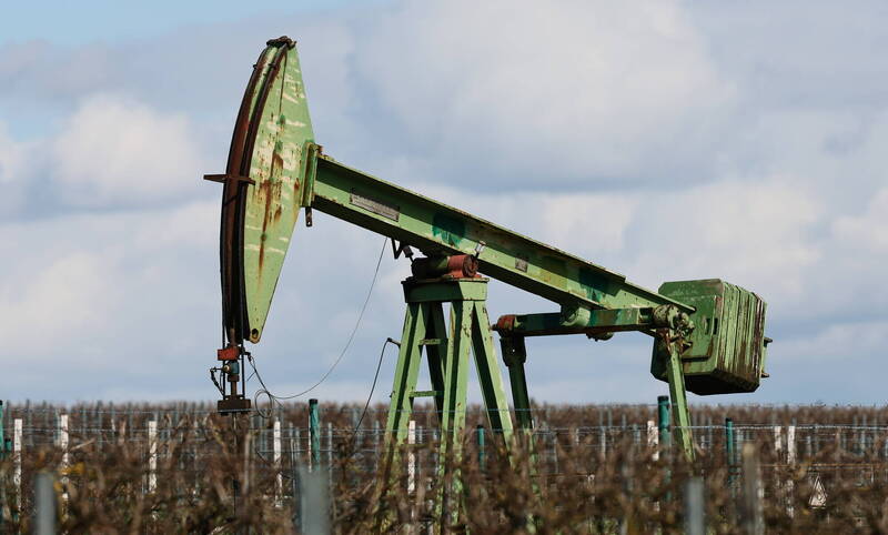 伊朗總統「一句話」引爆市場！國際油價秒崩 油市一夕變天