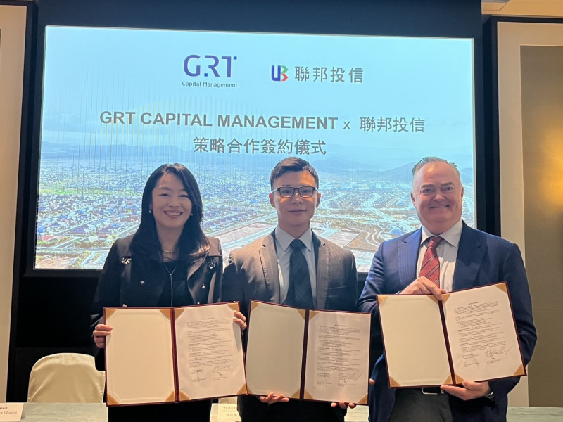 GRT豐裕環球攜手聯邦投信 發行台灣首檔不動產美元未具證私募基金，圖左至右分別為聯邦投信總經理莊雅晴、GRT豐裕環球總裁林德廉 （Jamie）、GRT豐裕環球策略股東Bill Doherty。（記者張慧雯攝）