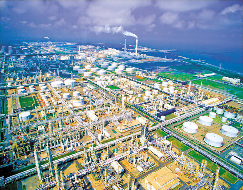 台股再創新天價外資買超前10大出爐！這檔塑化瘋掃5.79萬張最吸金 爆量狂飆