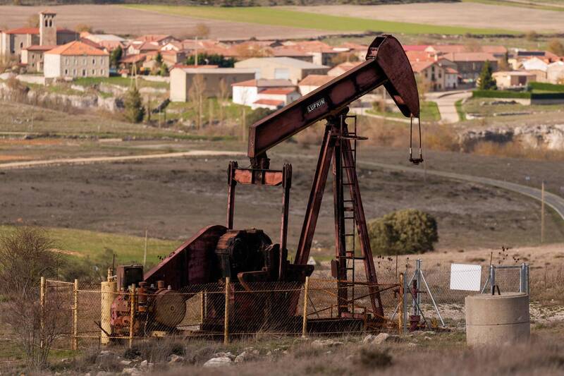 國際油價又飆了！美軍封鎖伊朗港口引爆行情