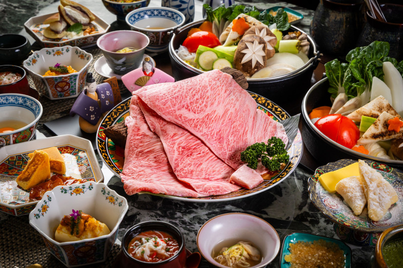 頂級壽喜燒專門店「橋山·壽喜燒」，打造全新姐妹品牌「祇園·禪院壽喜燒專門店」。（二本松餐飲提供）