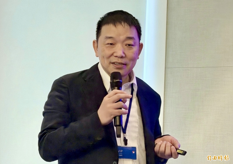 威聯通董事長張明智指出，隨著地端AI需求快速升溫，將加速推動產品轉型。（記者方韋傑攝）