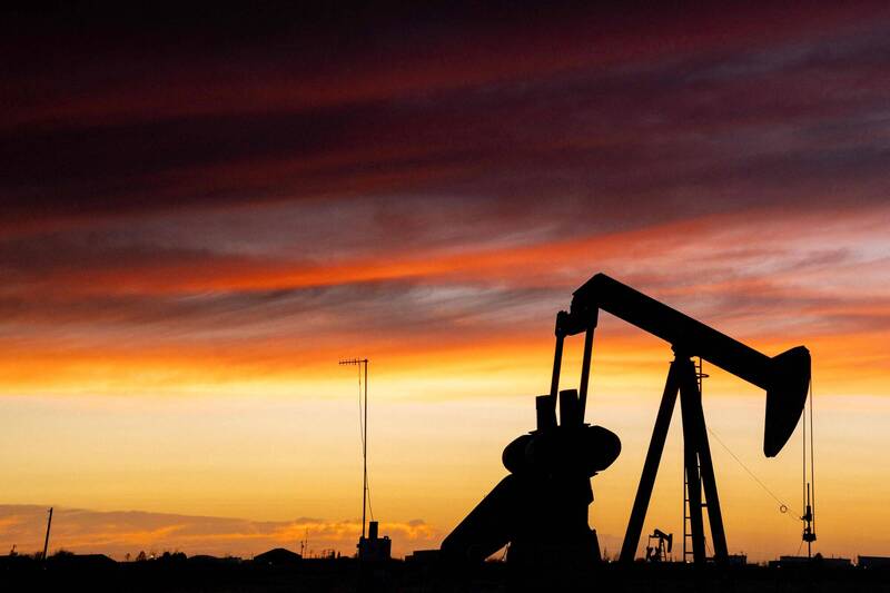 美伊和平談判消息沒用？國際油價不跌反漲 關鍵原因曝光