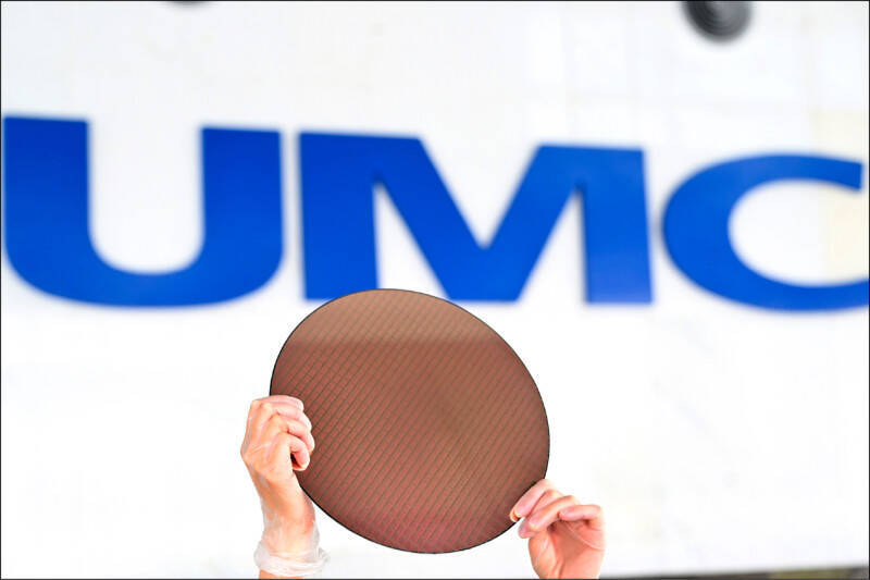 台股失守3萬7外資狂買電子！這檔3天瘋搶逾13萬張 爆量狂飆