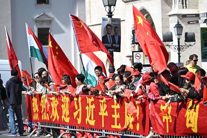 奧班政府與北京關係密切，新政府對中立場備受關注。（法新社資料照）
