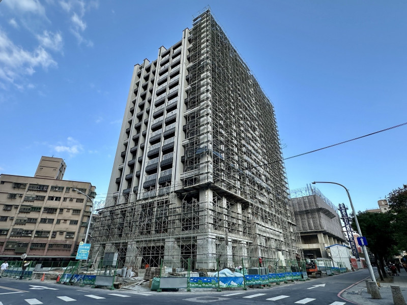 單身未婚戶長飆速增長 10年多61.6萬人