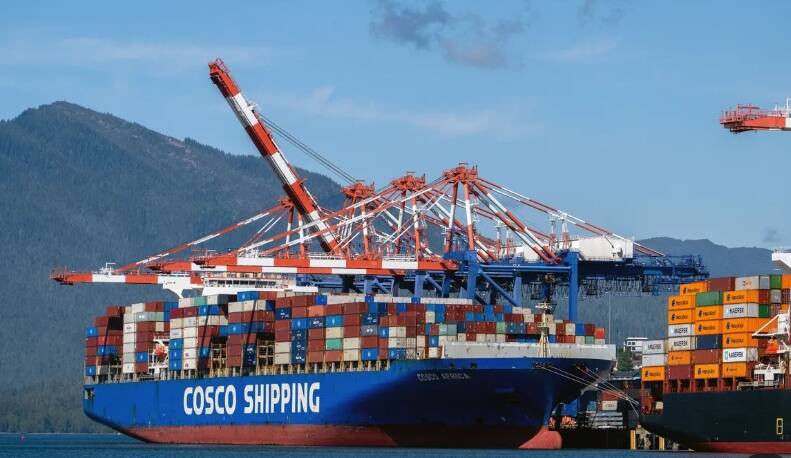 中東海嘯第1排重擊！中國最大海運商獲利慘腰斬