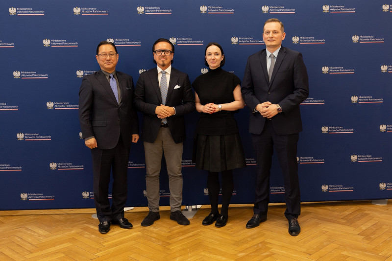 鴻海攜手波蘭國營電動車公司「ElectroMobility Poland S.A.（EMP）」建立策略夥伴關係。（鴻海提供）