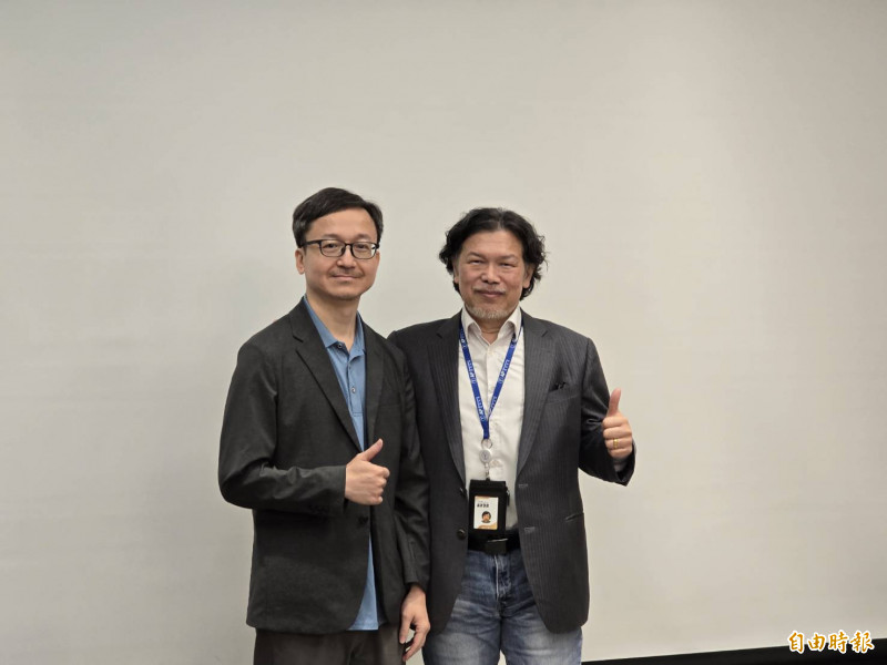 圓祥生技預計6月掛牌上櫃。圖右為圓祥總經理何正宏。（記者陳永吉攝）