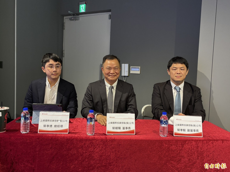 上緯董座蔡朝陽看今年循環經濟材料、 AI機器人與航太複材三箭齊發。（記者張慧雯攝）