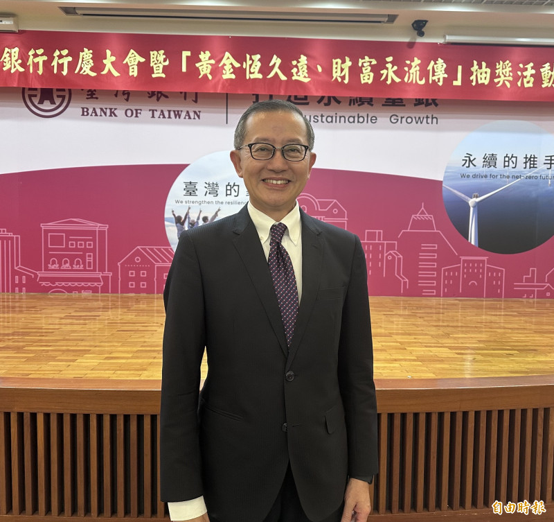 台銀楊天立表示，金價長線多頭未變。（記者陳梅英攝）