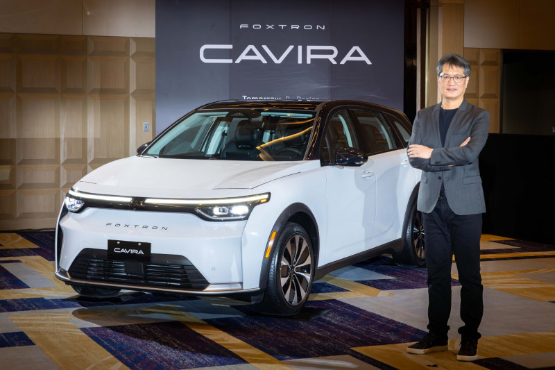鴻華先進-創（2258）今天發表FOXTRON品牌第2款國產純電休旅車CAVIRA，預接單價123.9萬元起，預計6月17日正式上市，由裕隆（2201）代工生產，瞄準市場最主流的中型休旅車市場，下半年也計劃外銷紐西蘭、澳洲市場。（鴻華先進提供）