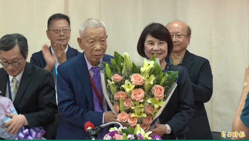 張忠謀最佳戰友曾繁城退休！ 他推薦《穿著Prada的惡魔2》