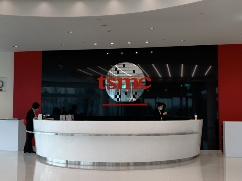 輝達GTC Taipei登場，台積電股價創2415元新天價。（記者洪友芳攝）