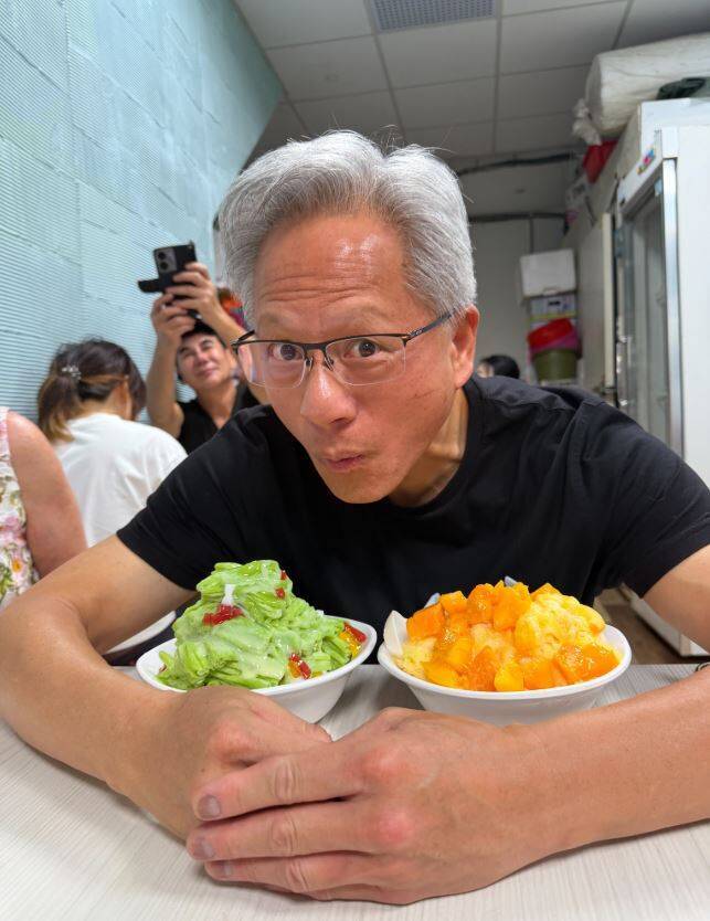 黃仁勳夜市狂再一發！輝達官方X又PO饒河街影片：來台必逛